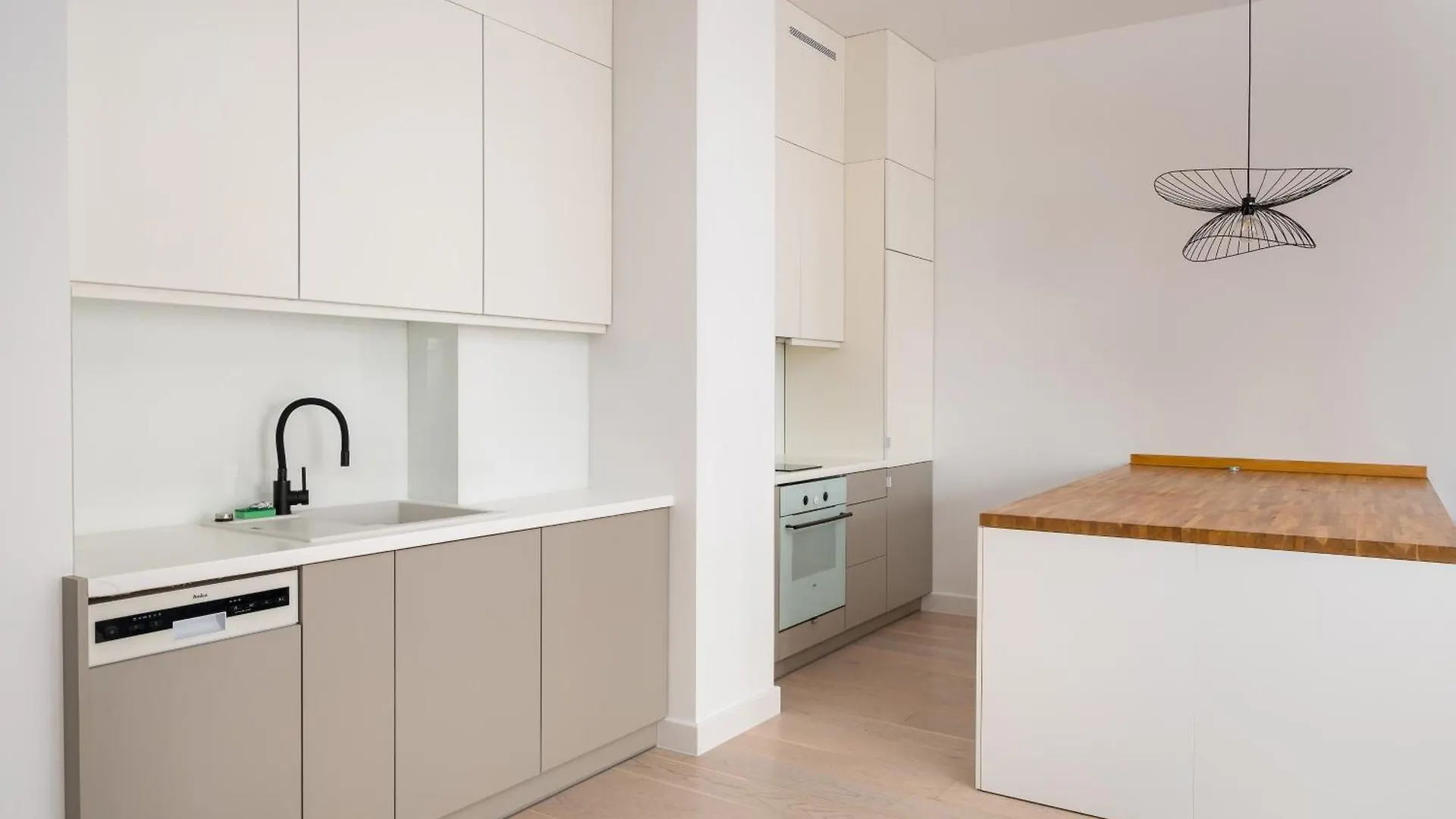 Plac Zbawiciela Deluxe Apartment Warsaw